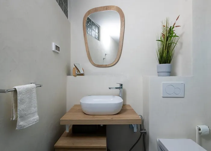 아파트 The Svalba Sea View 로비니