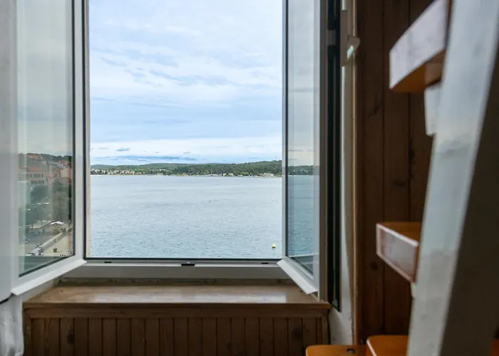 아파트 The Svalba Sea View *